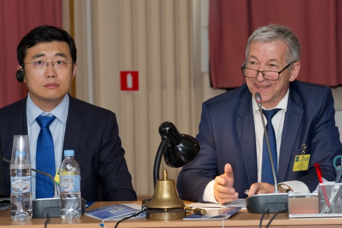 Dr. B. Wang (China) and Dr., Prof. O.A. Stepanov (Russia)