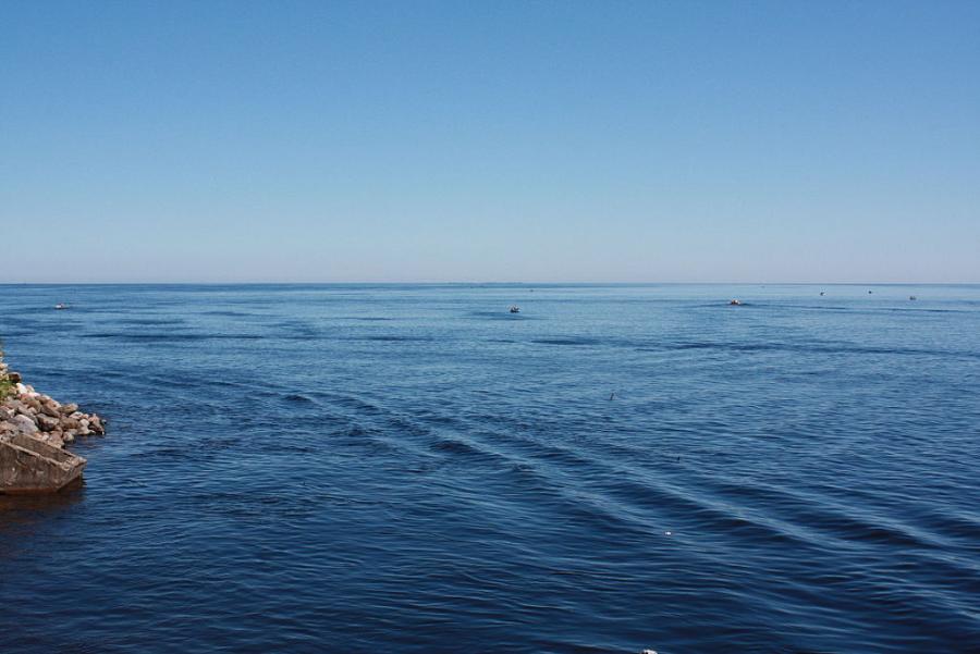 1024px_Lake_Ladoga_view_from_Oreshek_Fortess.jpg